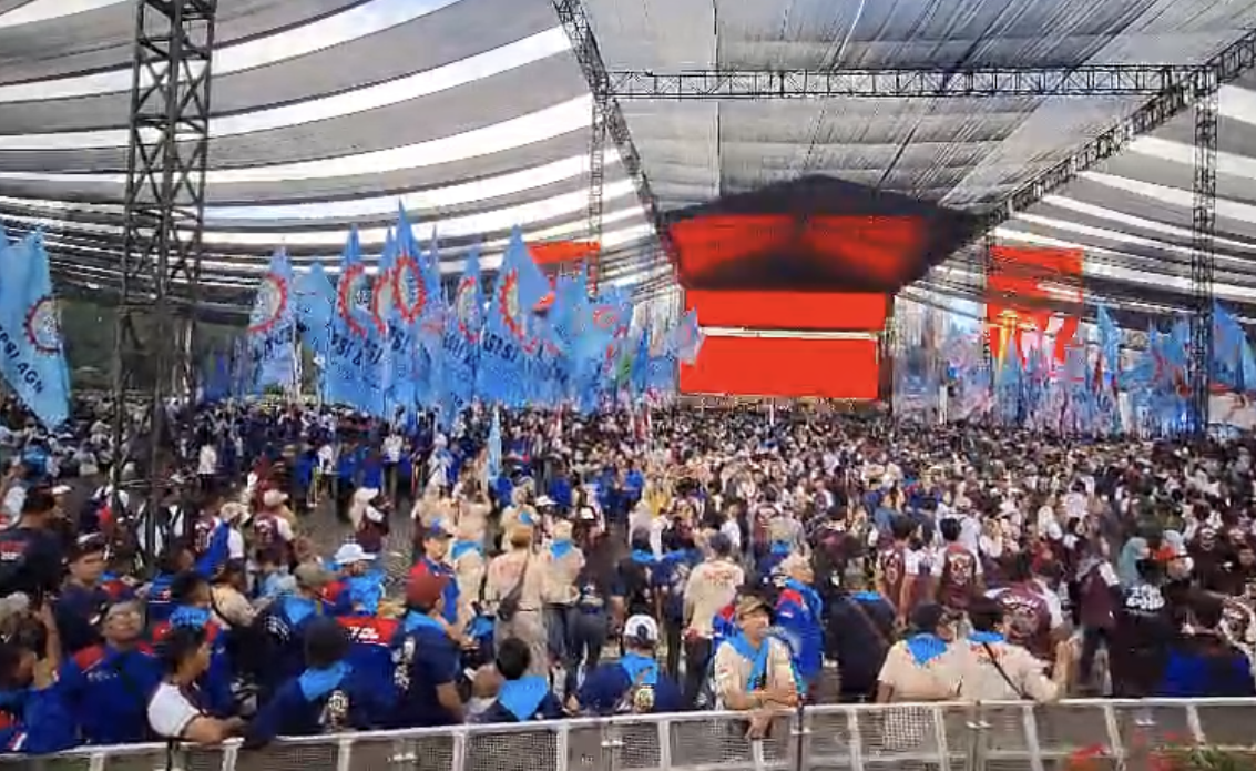 May Day 2026: Grup Band Kotak Hibur Ribuan Buruh di Monas Pagi Ini