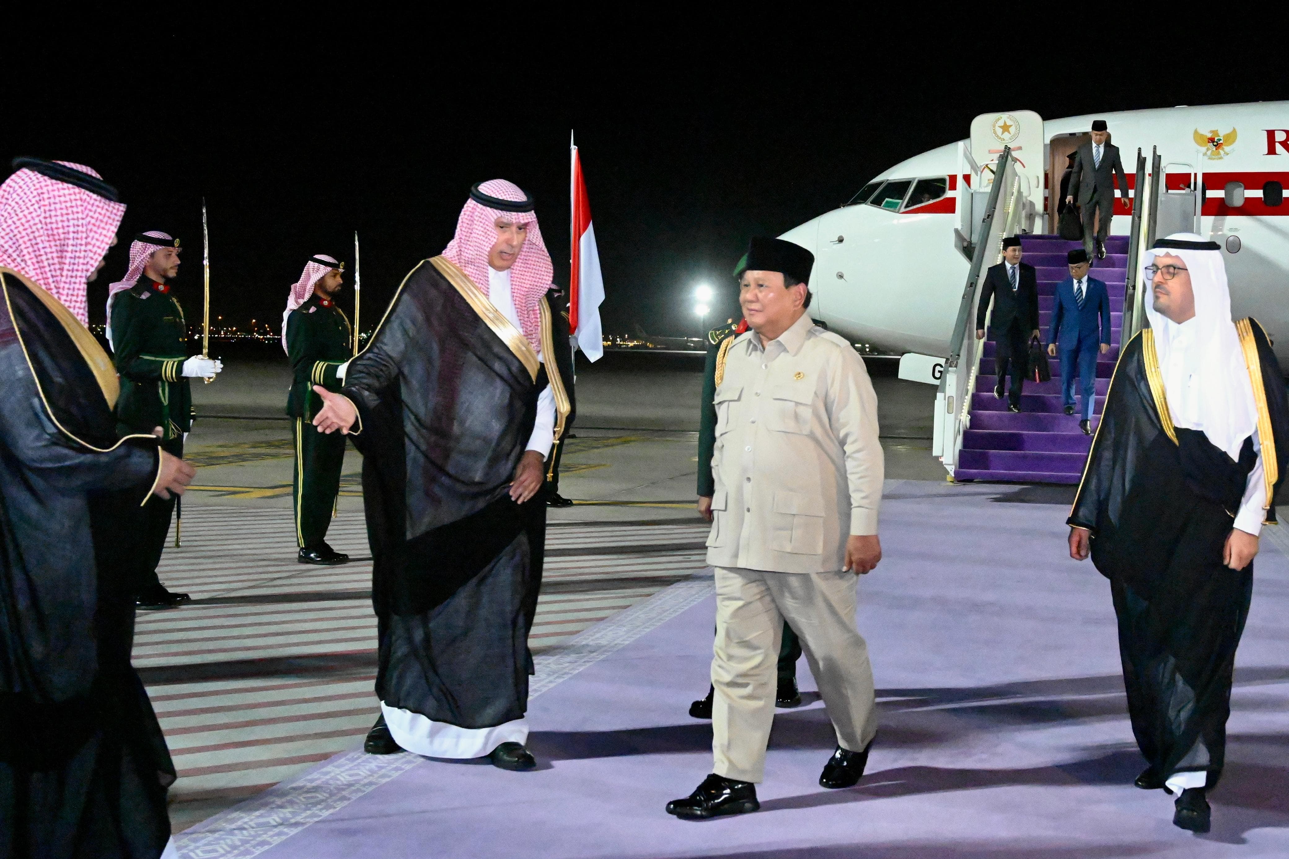 Tiba di Jeddah, Presiden Prabowo Akan Bertemu Putra Mahkota Arab Saudi