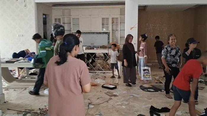 Rumah Uya Kuya yang Dijarah Massa di Duren Sawit Ternyata Sudah Lama Kosong
