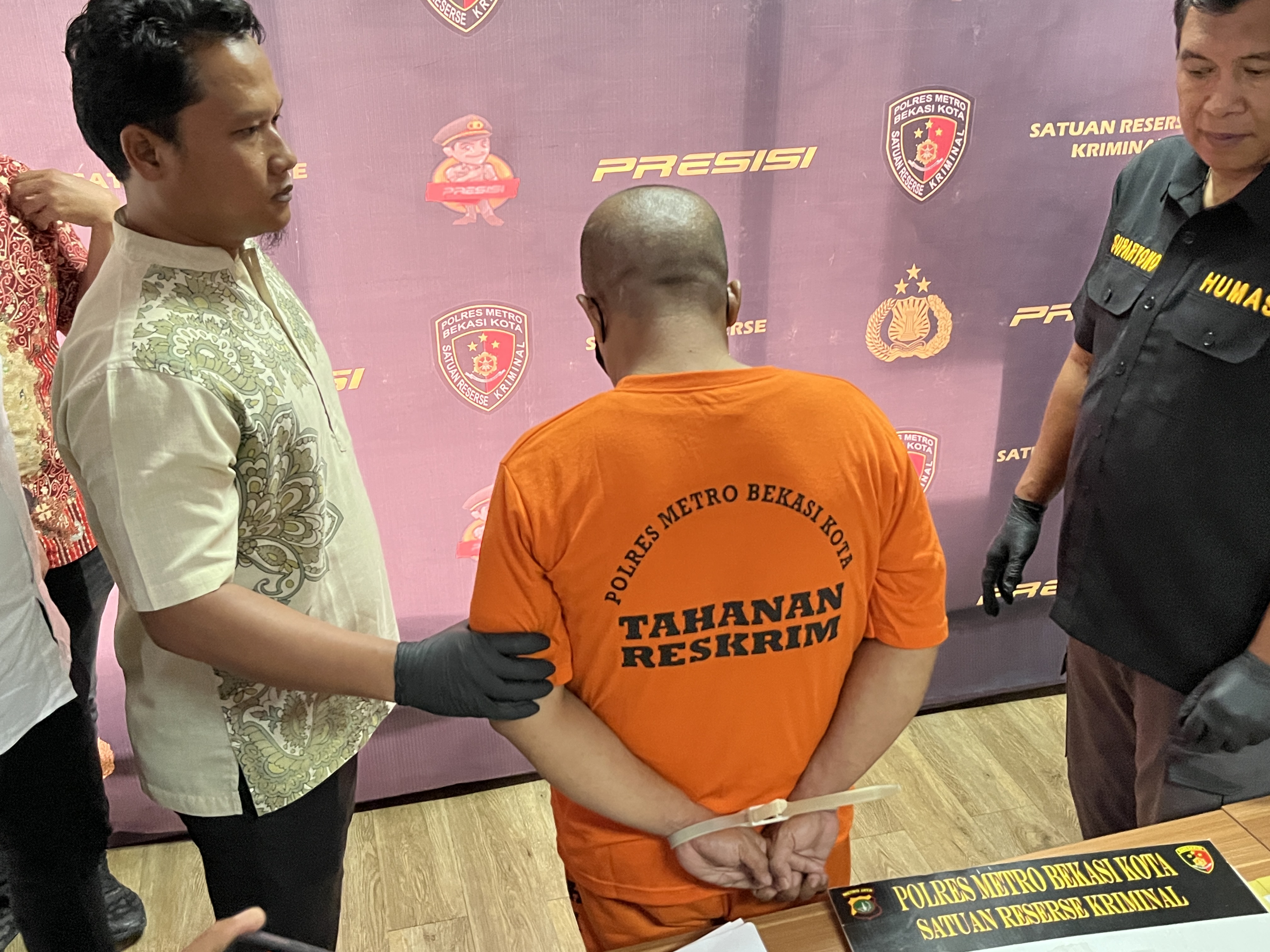 Bejat! Ayah di Bekasi Tega Perkosa Anak Kandungnya Bertahun-tahun