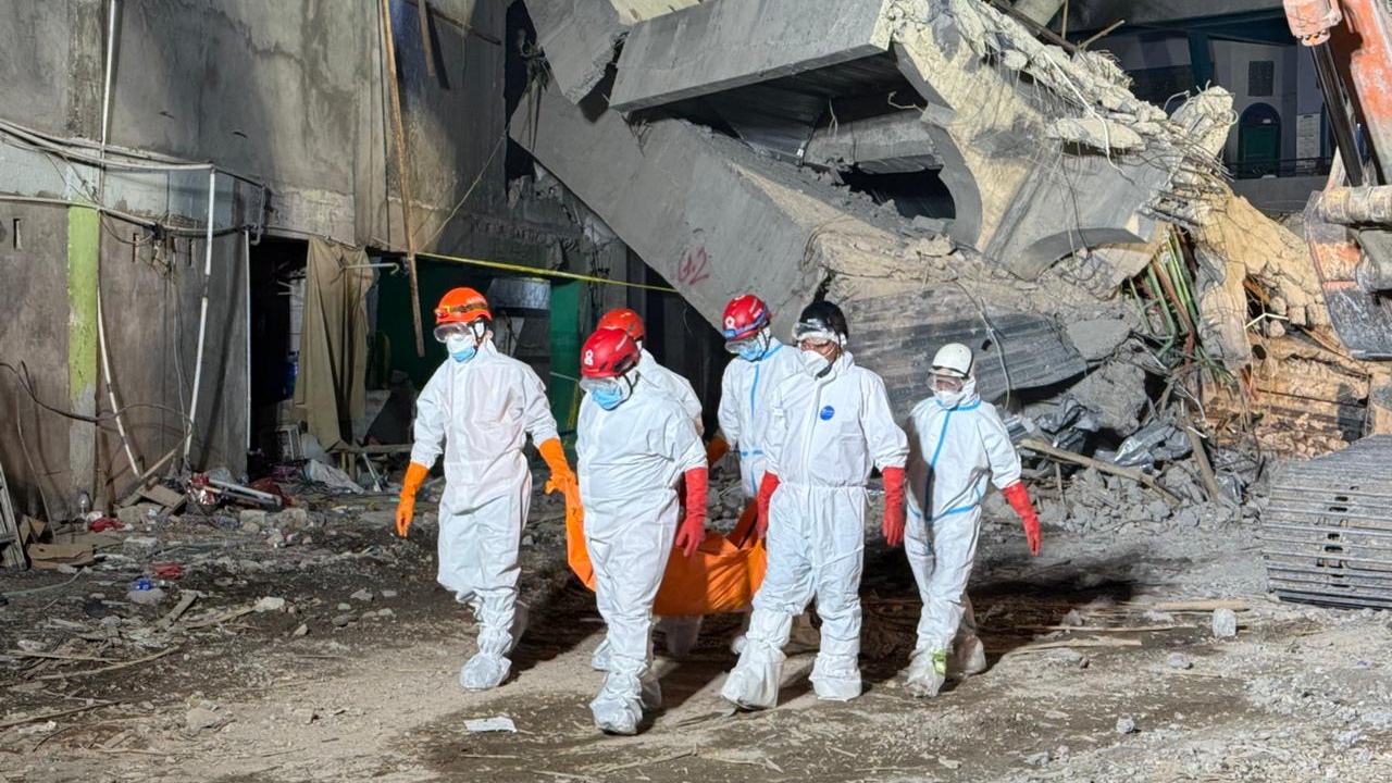 Korban Runtuhnya Musala Ponpes Al Khoziny Capai 61 Orang