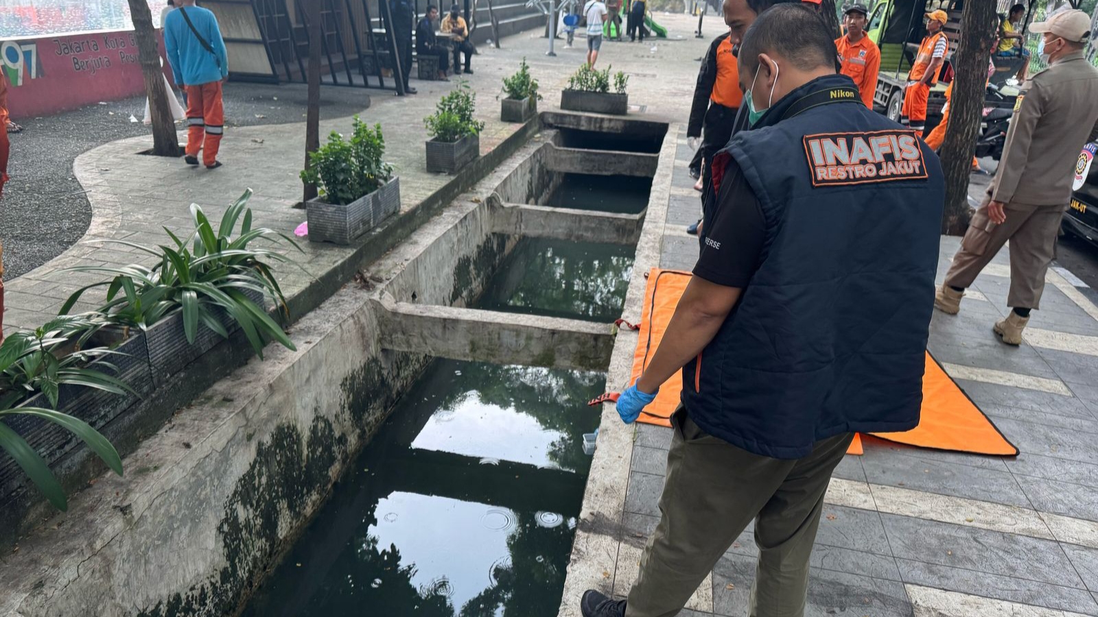 Pria Tanpa Identitas Tewas Mengapung di Saluran Air Koja, Ciri-ciri Ada Tato di Dada