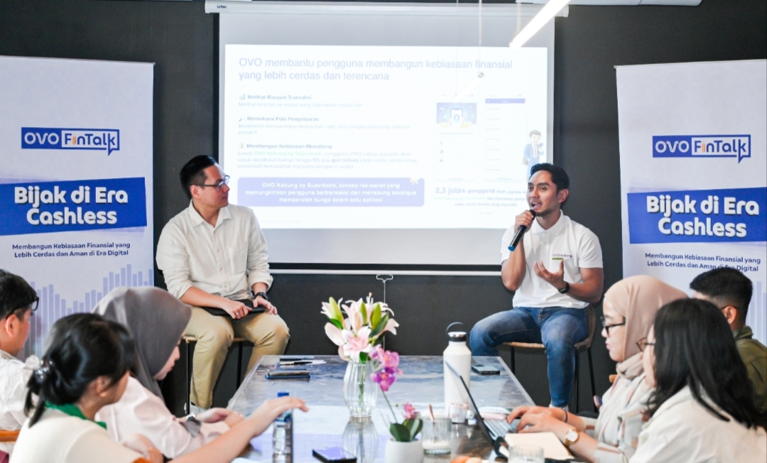 Cashless Lebih Hemat atau Boros? Waspada Jebakan Gaji Numpang Lewat! 