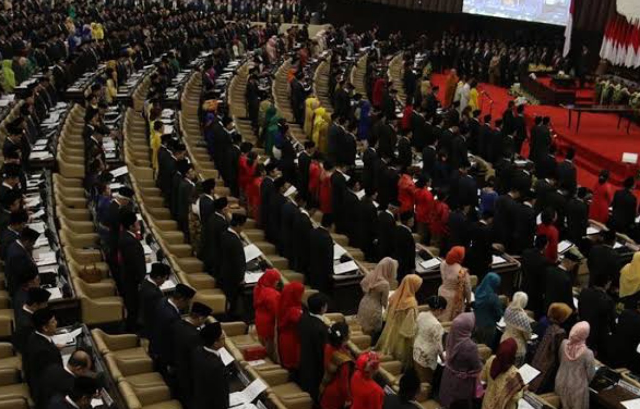 Ramai Syarat Pendidikan Minimal SMA untuk Masuk DPR, Ini Kata Wakil Ketua Komisi II