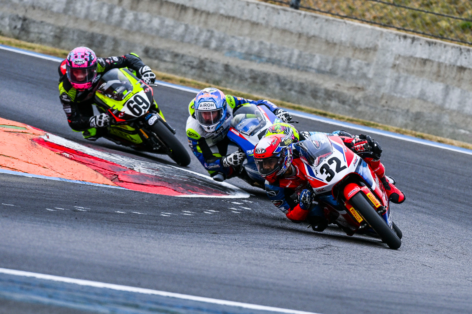 Ramadhipa Cetak Sejarah di Prancis, Pembalap Indonesia Pertama yang Menang di Balap ETC 2025