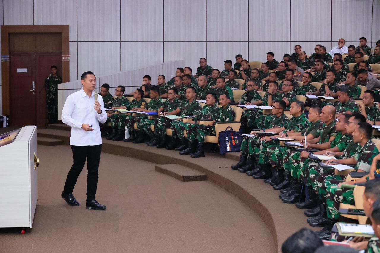 AHY Berikan Kuliah Umum di Seskoal, Ingatkan Peran Penting TNI AL dalam Tata Ruang Pertahanan