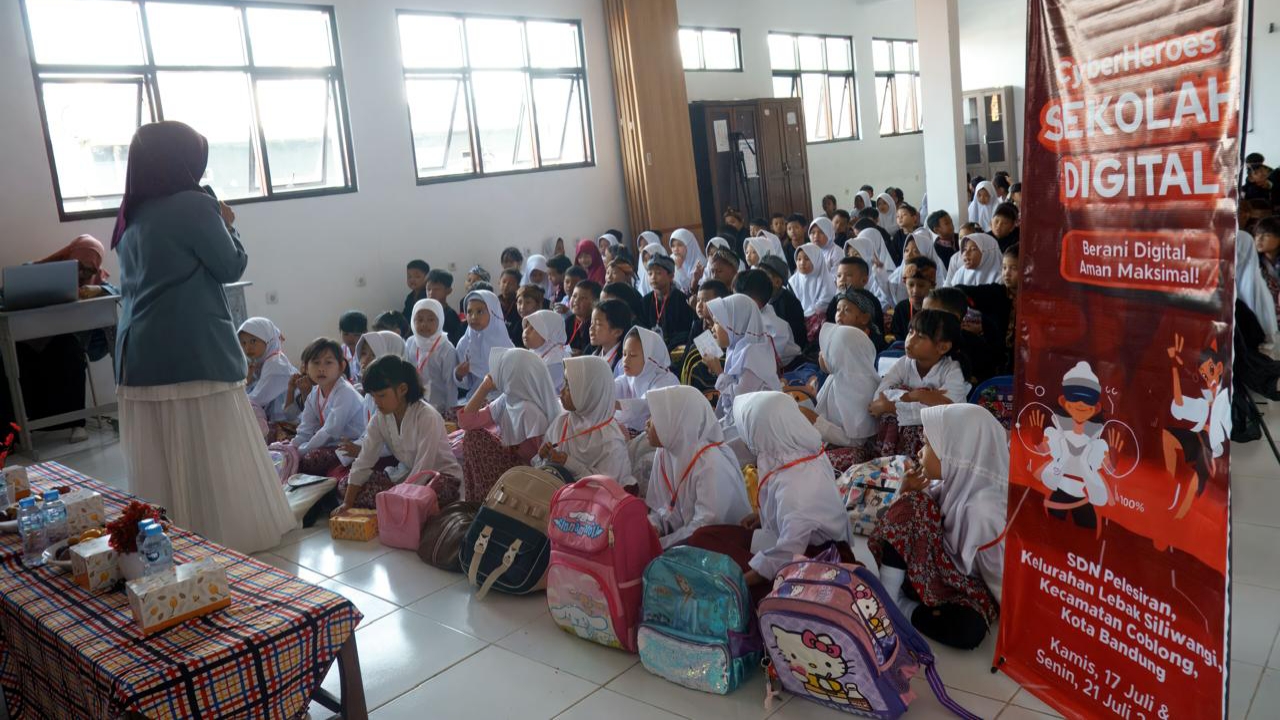 Hari Anak Nasional: Telkom Tingkatkan Literasi Keamanan Siber melalui CyberHeroes Sekolah Digital