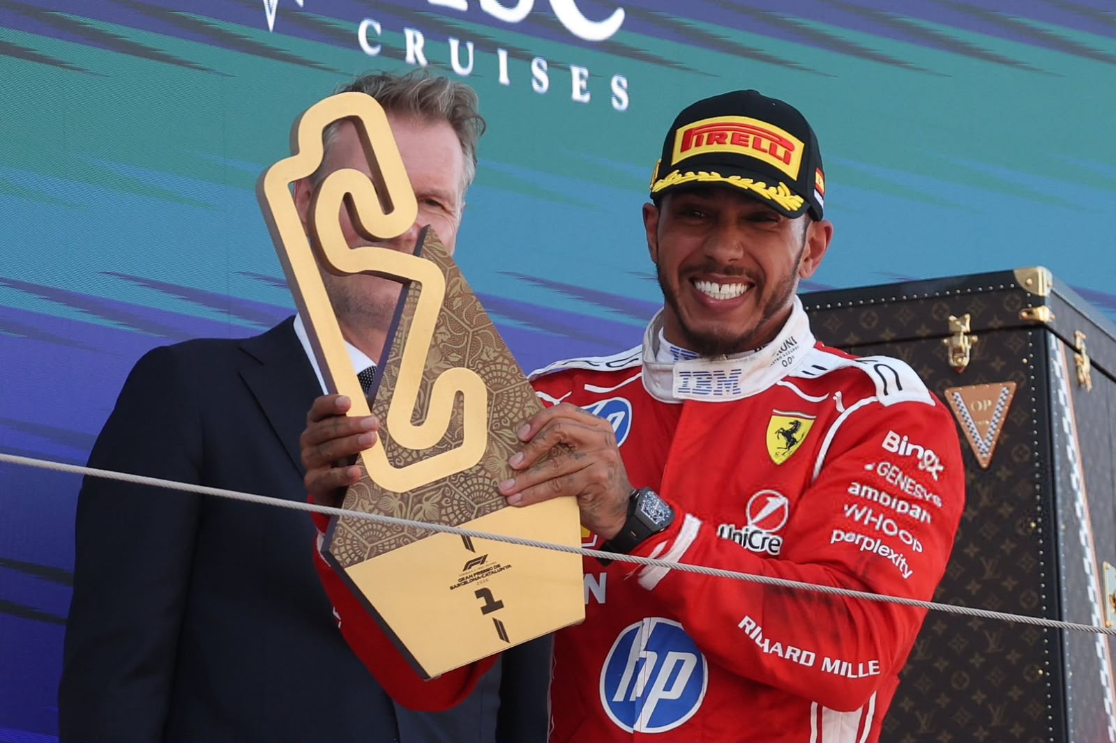 Rumor Kontrak Ferrari: Lewis Hamilton Siap Bertahan hingga F1 2027?