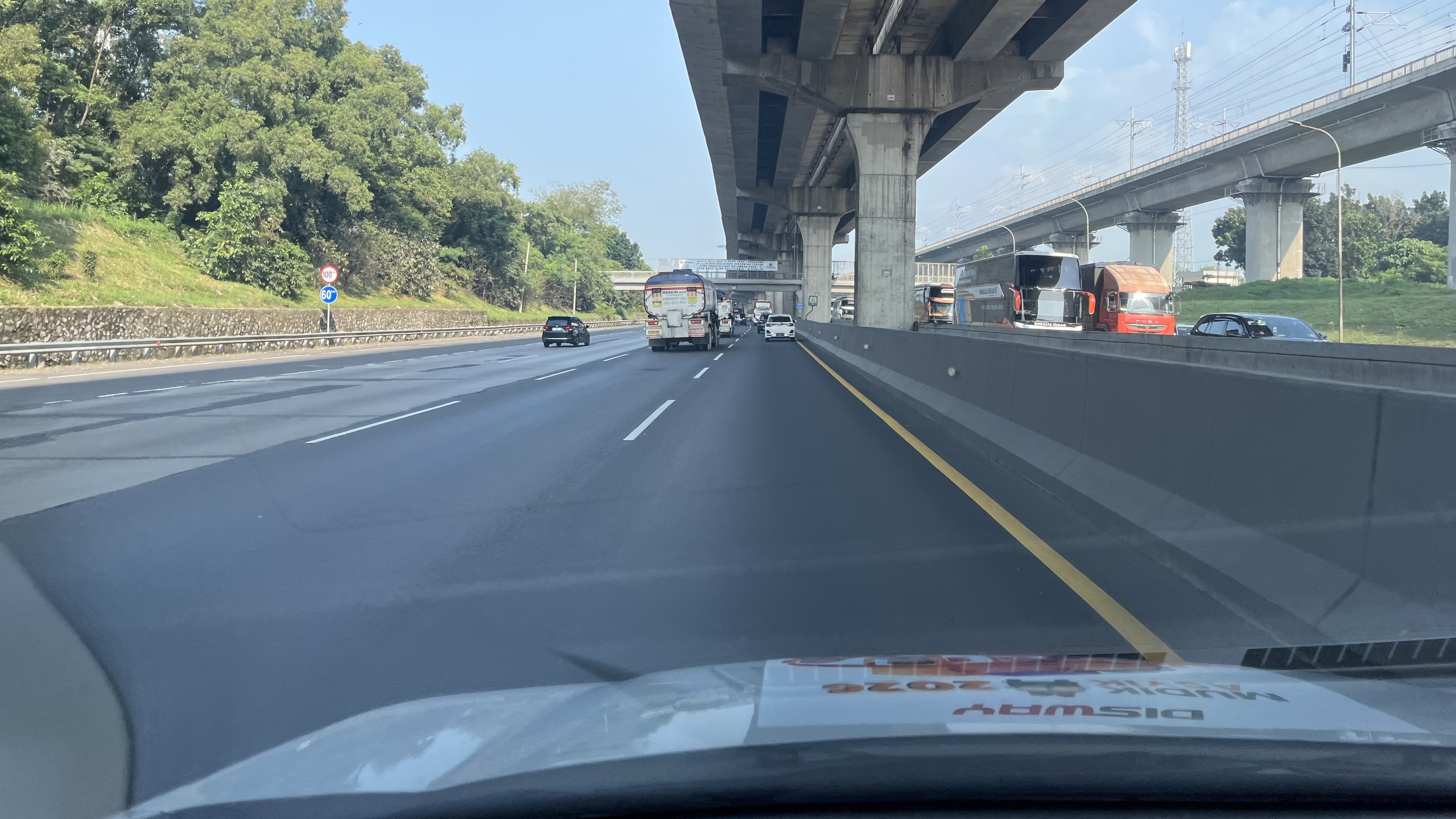 Pemudik Diminta Waspada Jelang Arus Mudik, Banyak Tambalan Aspal di Tol Jakarta–Cikampek