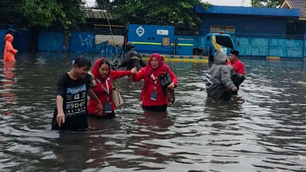 Terobos Banjir Jakarta, Politisi PDIP Jatim Hadiri Rakernas I di Ancol