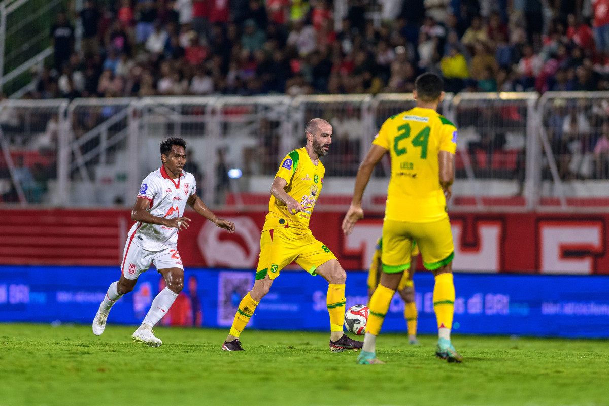 Persebaya Kembali Menang, Milos Raickovic Bersinar di Ternate