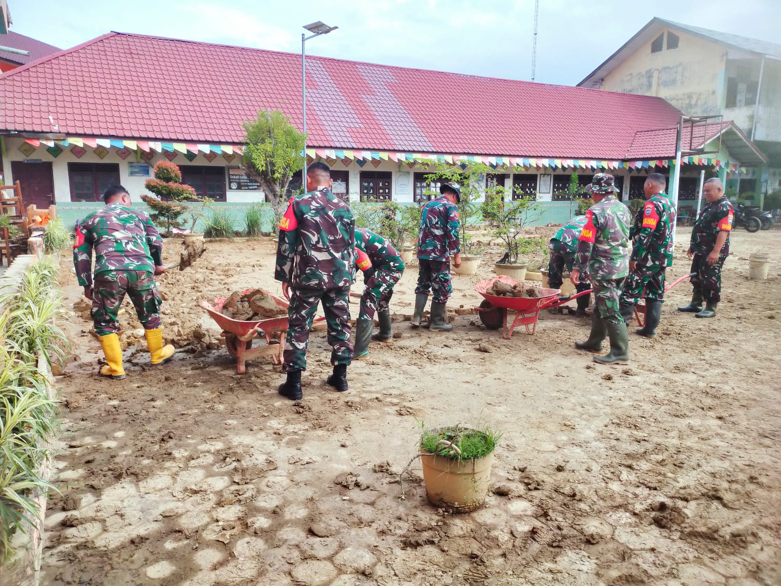 Pelajar Terdampak Bencana di Sumatera Ditarget Mulai Sekolah Lagi Awal Januari 2026