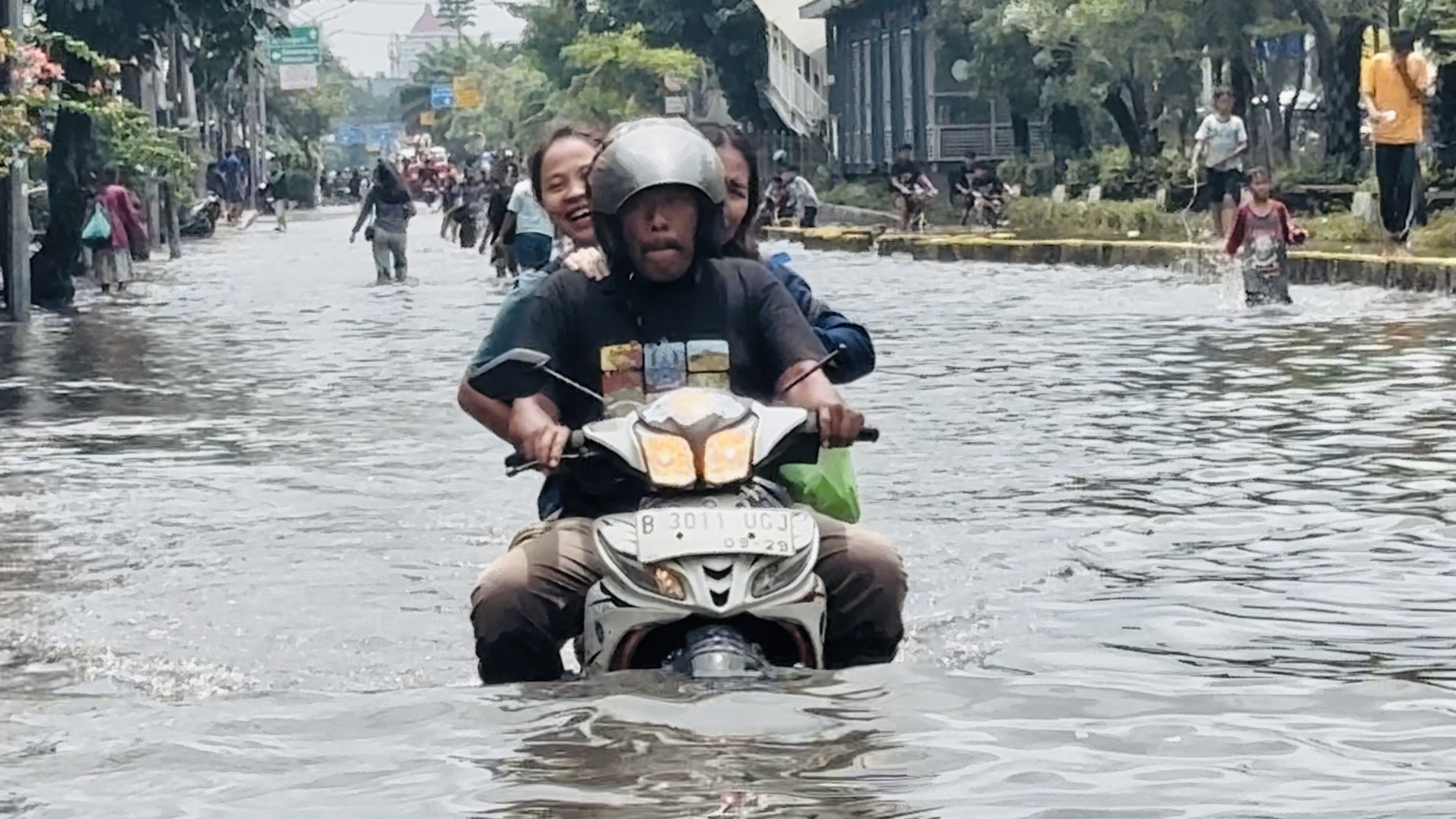Titik Banjir Jakarta di Gunung Sahari Sudah Merendam Sejak Pagi, Ini Kesaksian Lidia