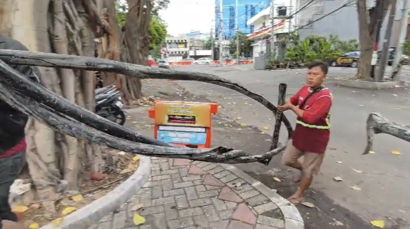 Banjir di Kedungdoro, Pemkot Surabaya Temukan Kulit Kabel Utilitas Curian Sumbat Saluran Air 