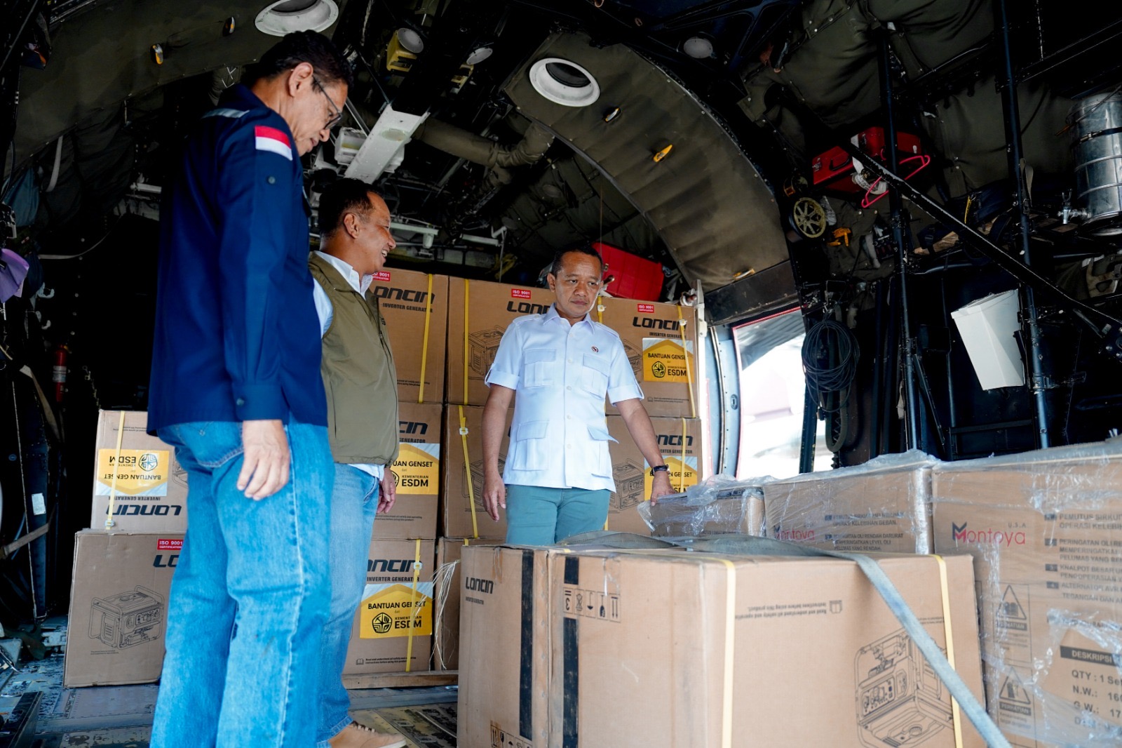 Bahlil Janji Listrik Menyala di Tenda Pengungsian Sumatera, 1000 Gender Dikirim