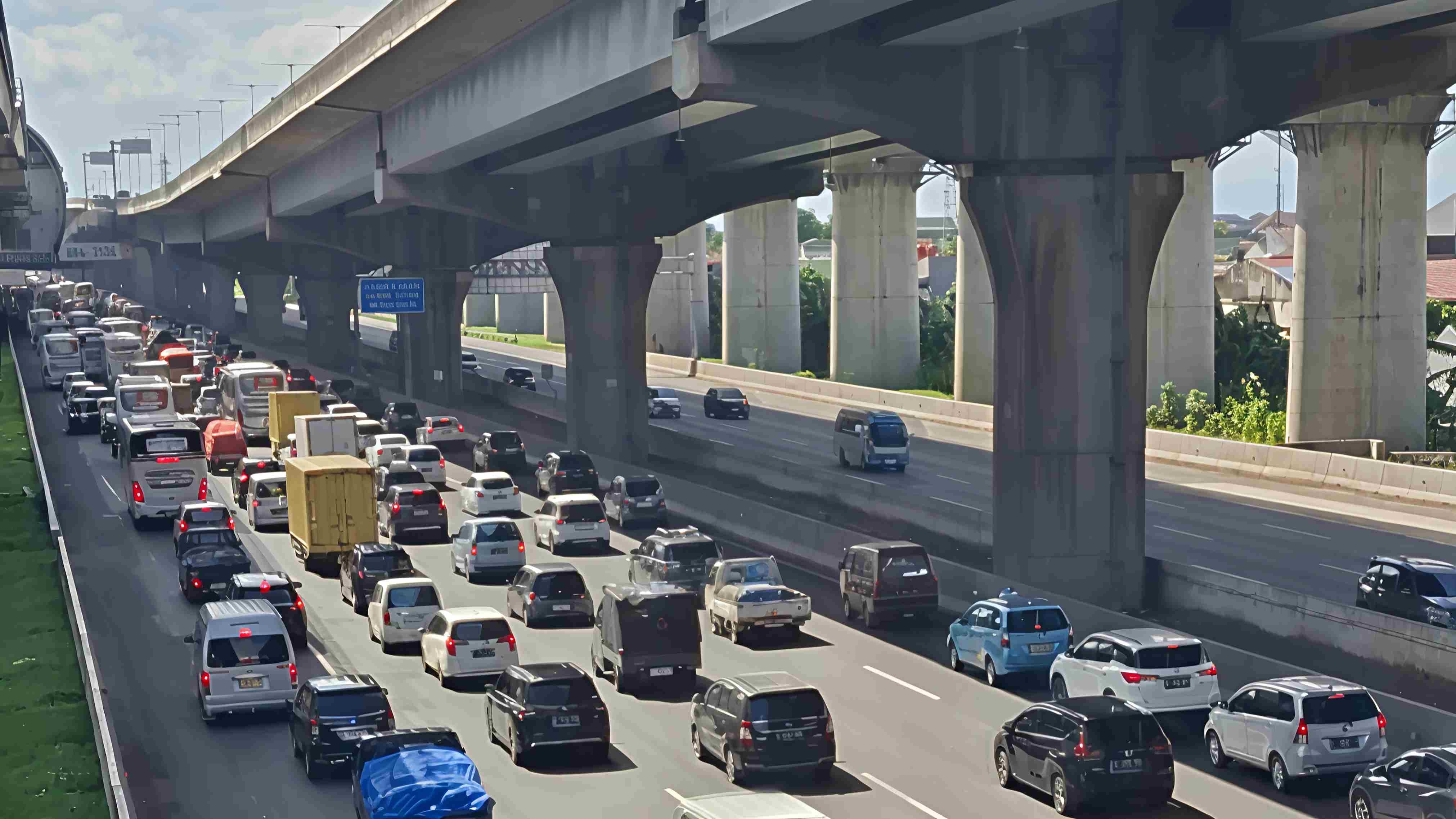 Cegah Penumpukan Kendaraan, PT JJC Terapkan Buka Tutup di Tol MBZ