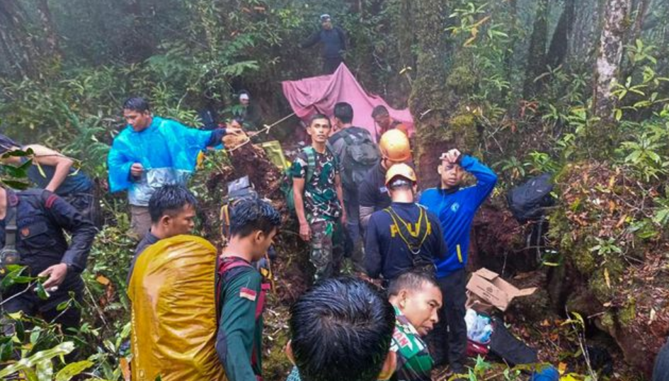 4  Korban Helikopter Rombongan Berhasil Dievakuasi Dibawa ke RS Bhayangkara Jambi