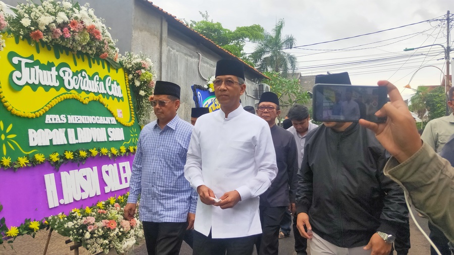 Pj Gubernur DKI Jakarta Bersama Marullah Matali Datangi Rumah Duka Ridwan Saidi