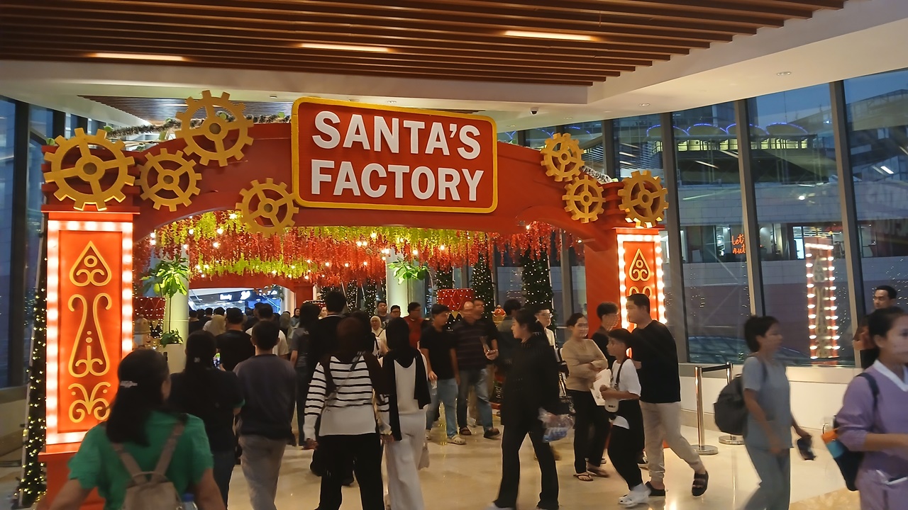 Semangat Belanja Natal, Pondok Indah Mall Diserbu Pengunjung