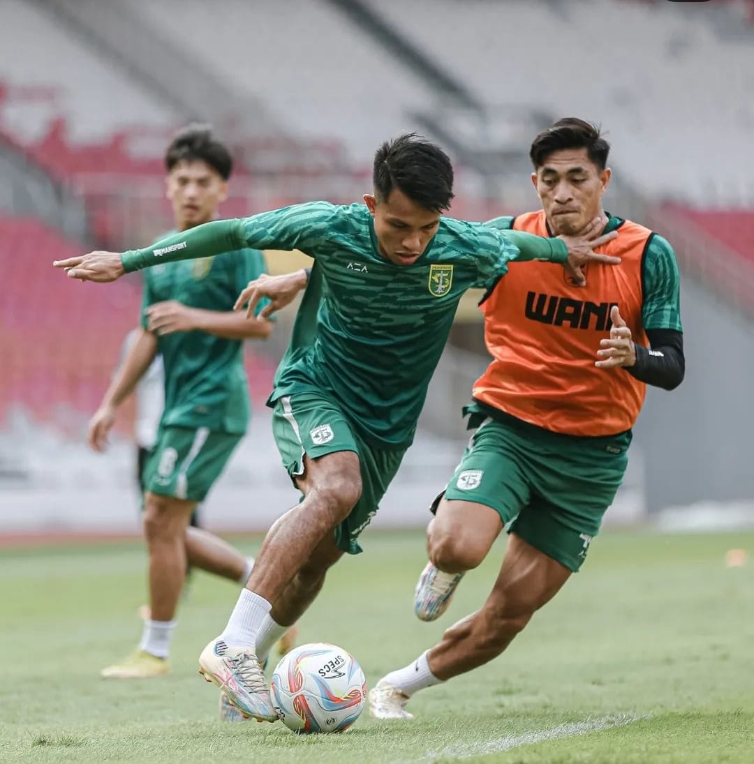 Badai Cedera Persebaya, Aji Santoso Rotasi Pemain