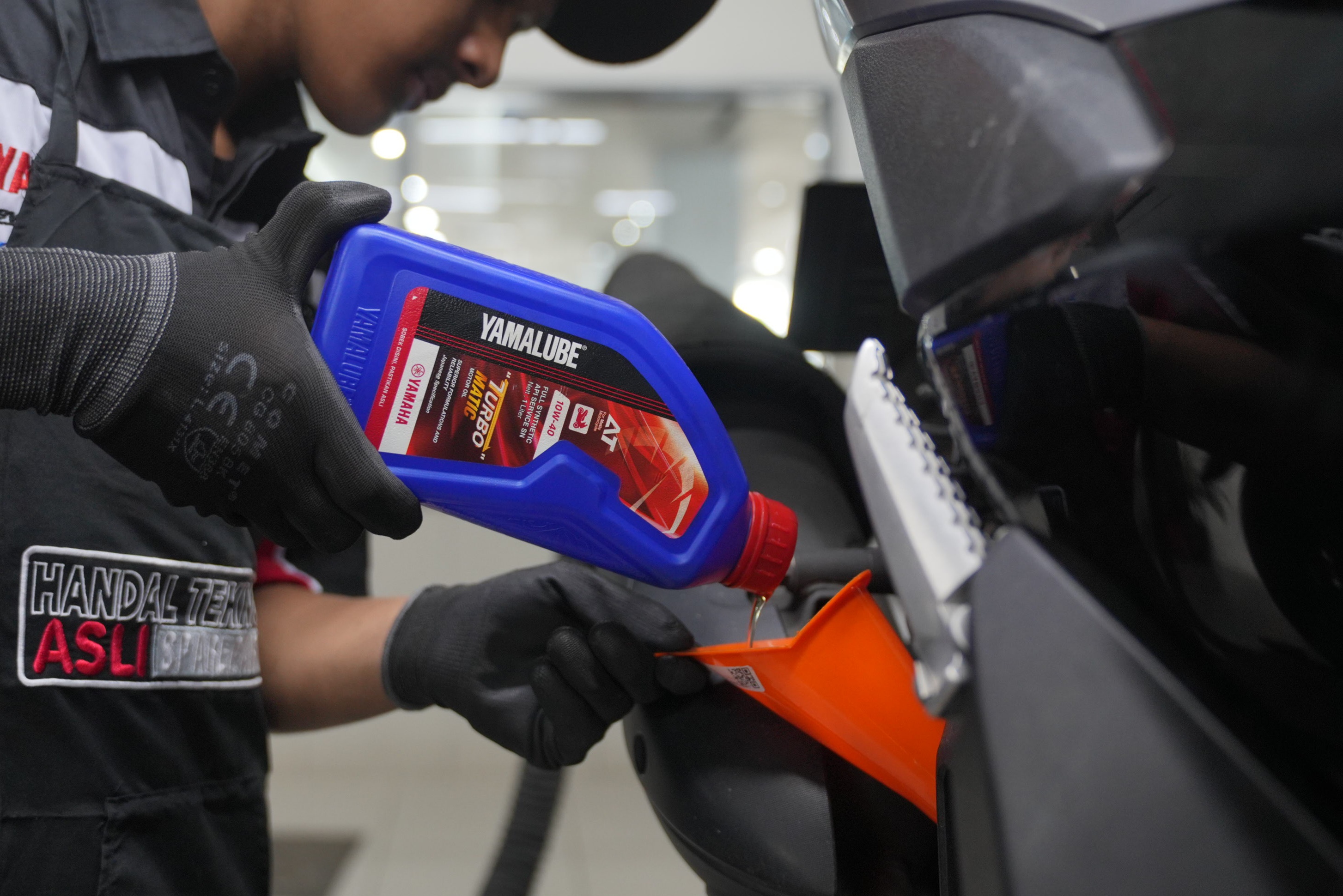 Teknisi Ahli hingga Suku Cadang Orisinal, Ini Benefit Servis di Bengkel Resmi Yamaha