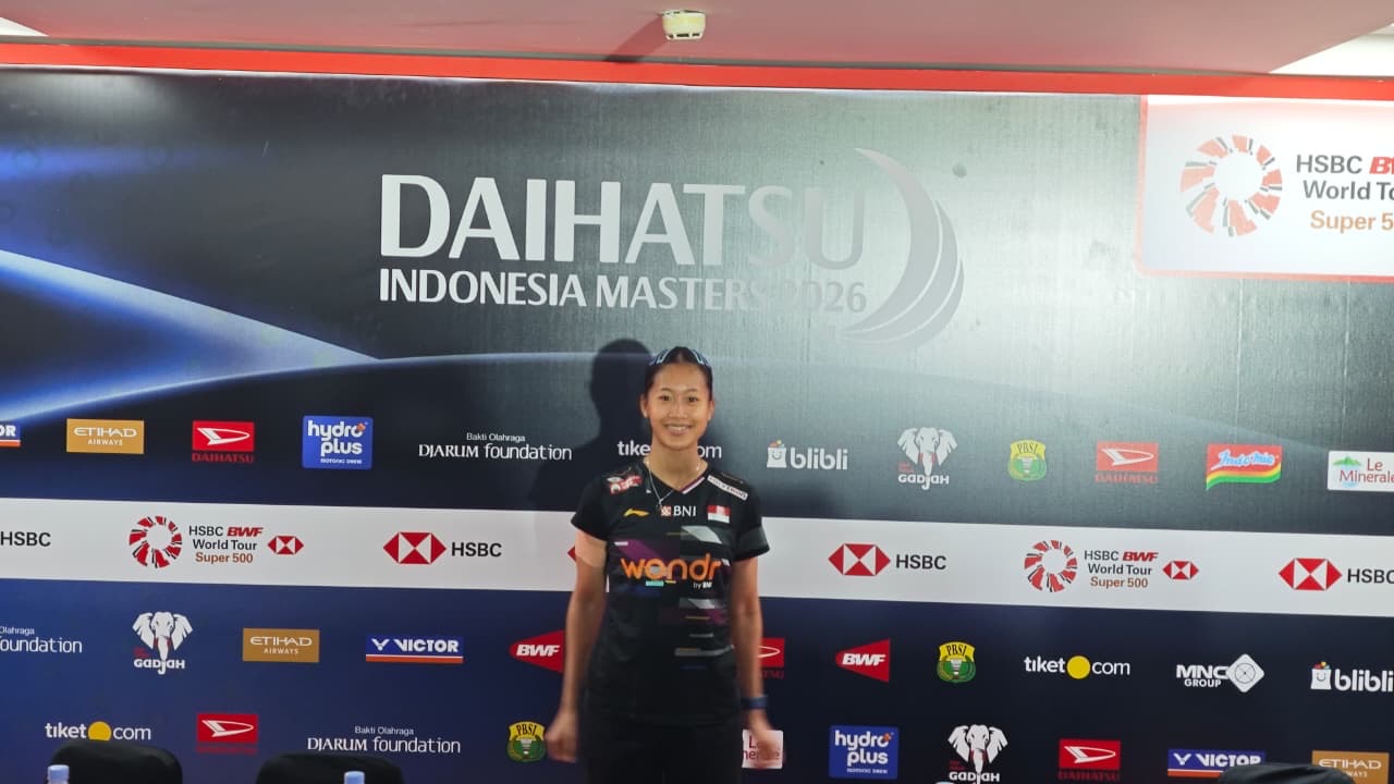 Putri KW Ukir Prestasi Ganda: Medali SEA Games dan Kenaikan Pangkat Briptu