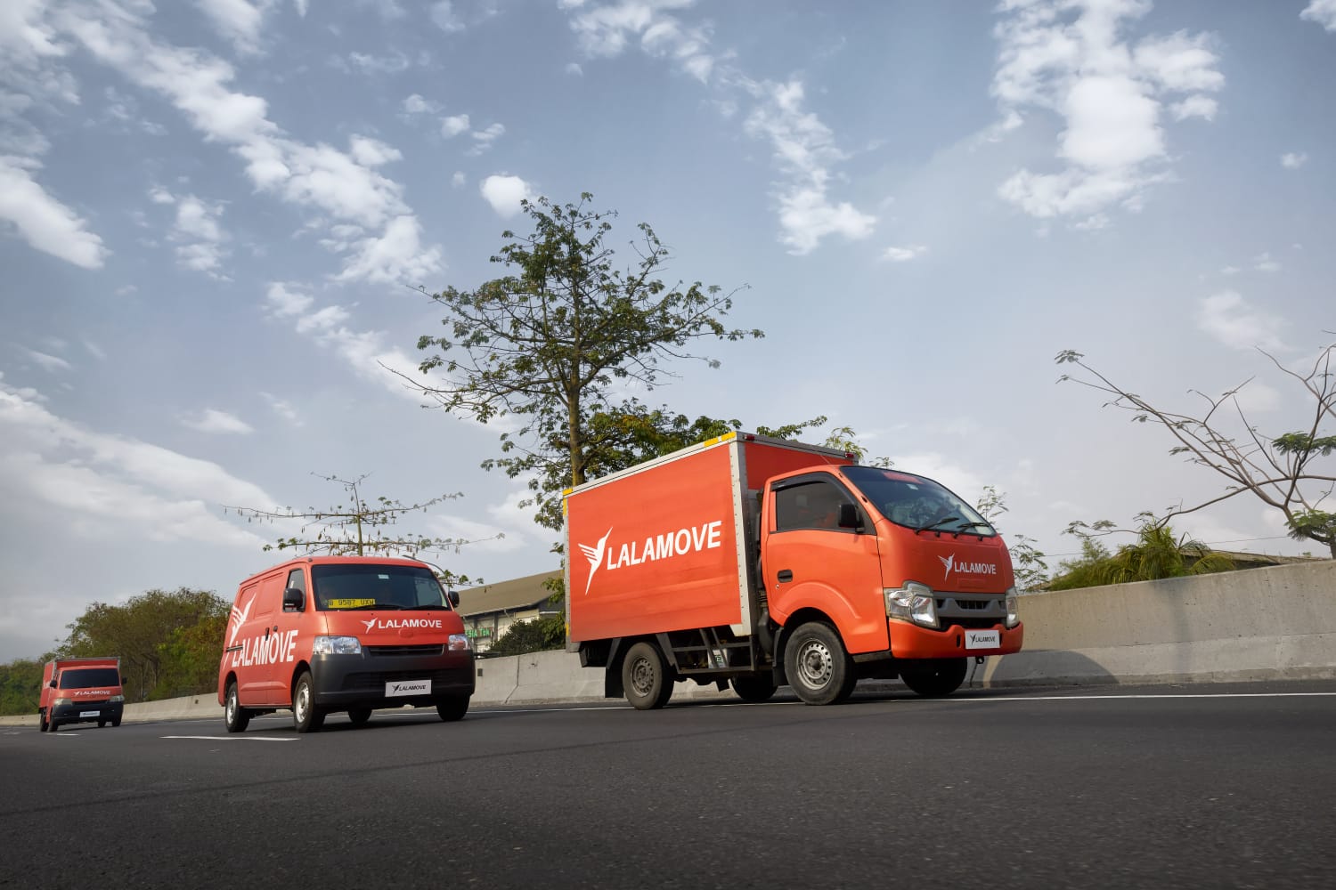 Permintaan Kirim Barang Melonjak Jelang Akhir Tahun, Layanan Armada Besar Jadi Solusi Cepat