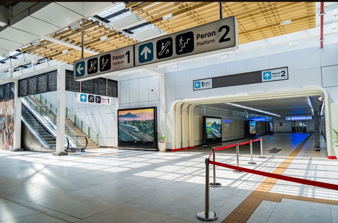 Angkut 8 Juta Penumpang, Whoosh Sebar 627 Media Iklan Maksimalkan Peluang Bisnis