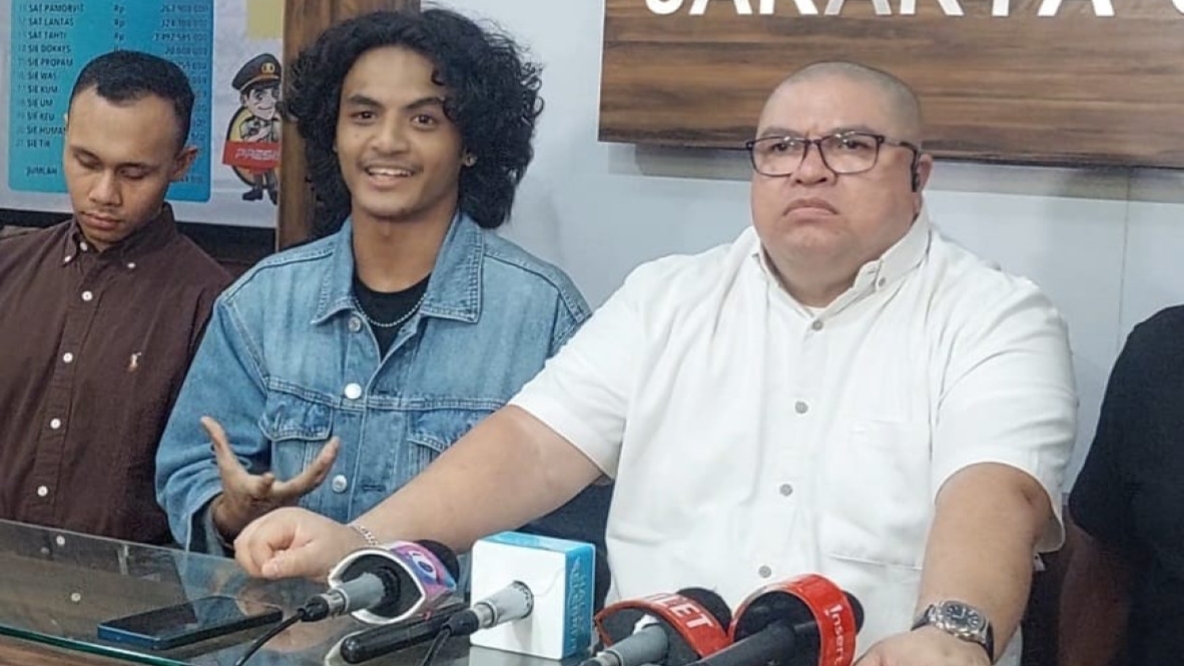 Didepak! Keluarga Vadel Badjideh Cabut Kuasa Razman Nasution Sebagai Pengacara