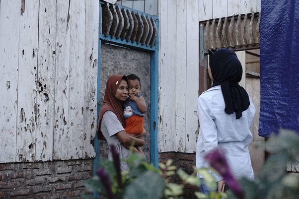 Dompet Dhuafa Salurkan Daging Kurban hingga ke Kaki Gunung Lewotobi NTT