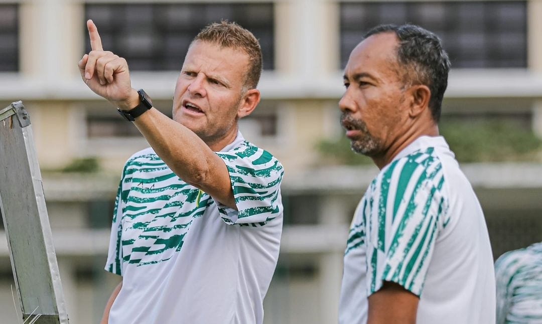 Jelang Laga Persebaya vs Arema, Josep Gombau: Kedatangan Bonek Itu Penting!