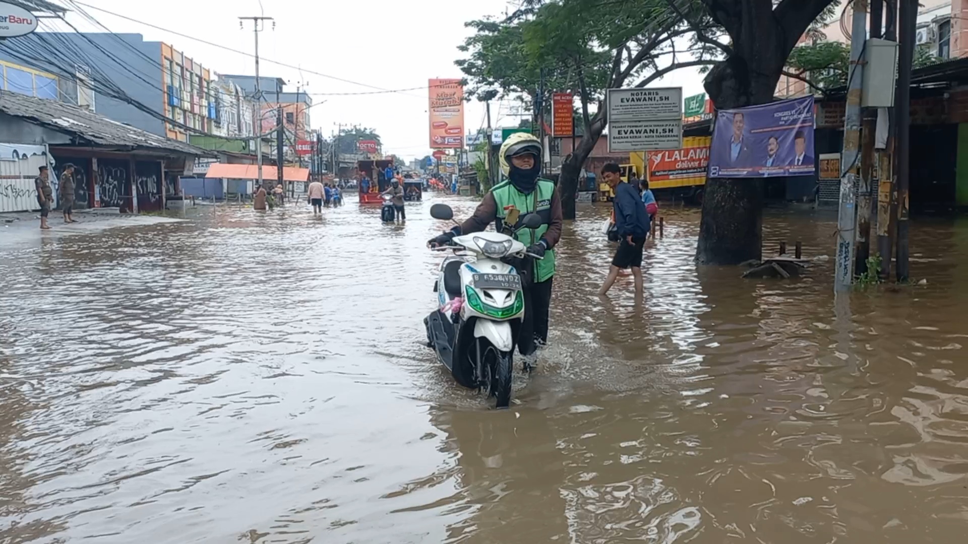 Banjir Landa Ciledug Indah! Wawali Tangerang Terjun Langsung, Camat Jalani Instruksi Khusus