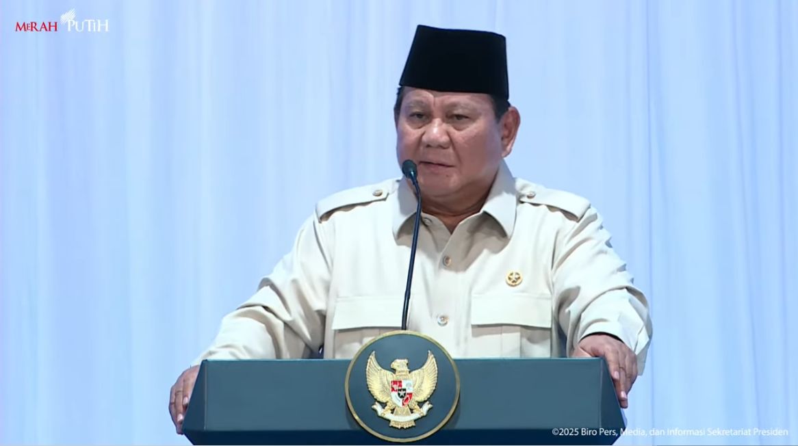 Prabowo Resmikan Digitalisasi Pembelajaran di SMPN 4 Bekasi, Serukan Indonesia Cerdas