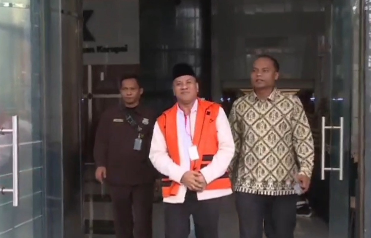 Bantah Beri Amplop ke Raja Juli Antoni, Suhardiman Amby: Saya Gak Tahu Isinya