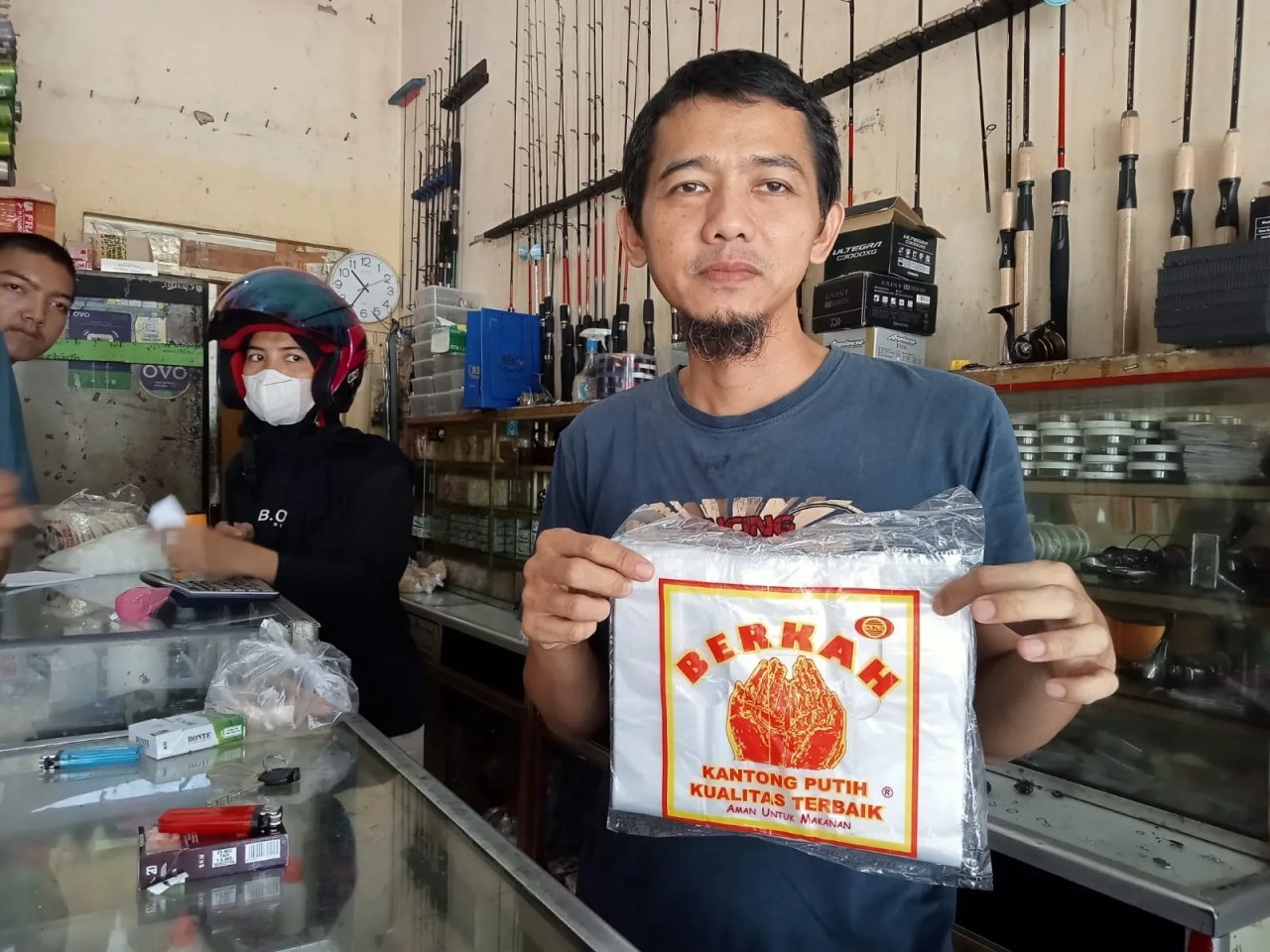 Melejitnya Harga Plastik Bikin Pedagang Bumbu Dapur Menjerit, Terpaksa Digabung Biar Hemat