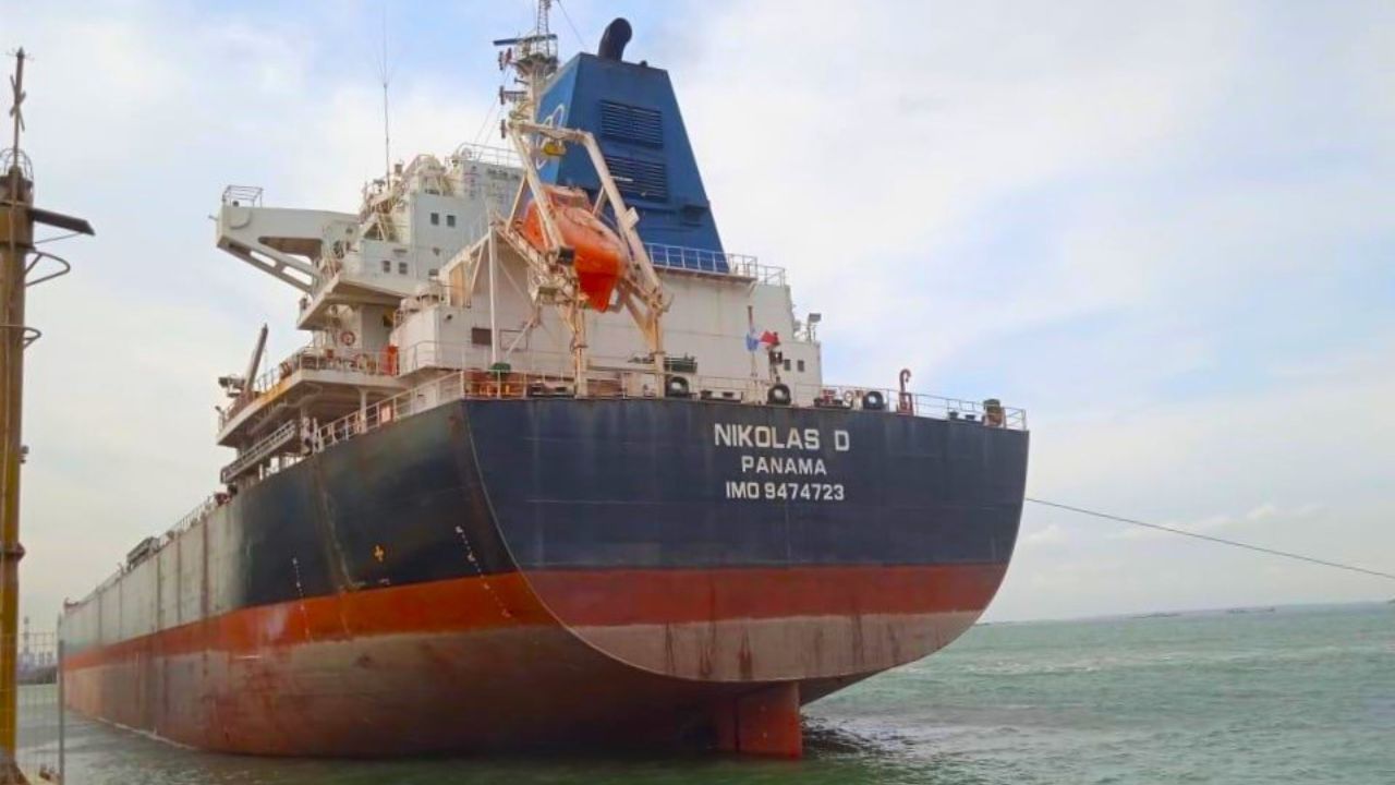 PT Terminal Teluk Lamong Pecahkan Rekor Ship to Ship Tercepat dalam 47 Menit