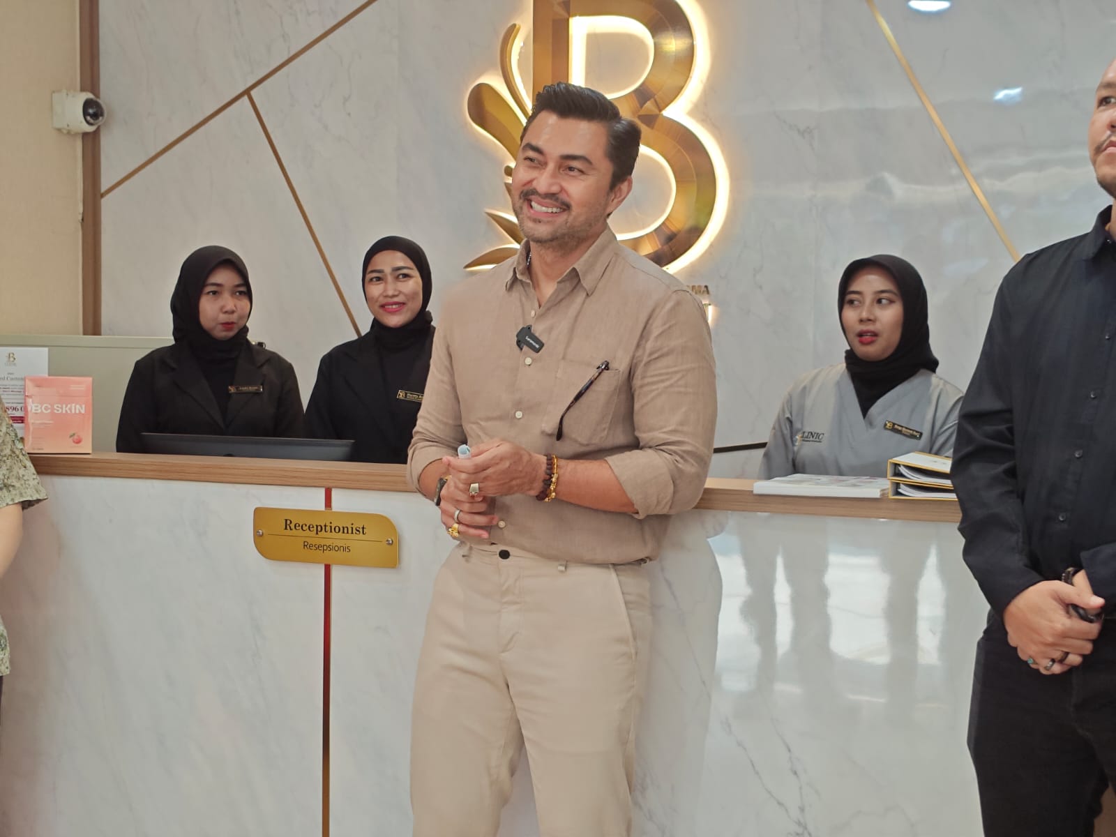 Ingin Tetap Awet Muda Seperti Anjasmara? Ternyata Ini Lokasi Perawatan Tubuh dan Wajahnya