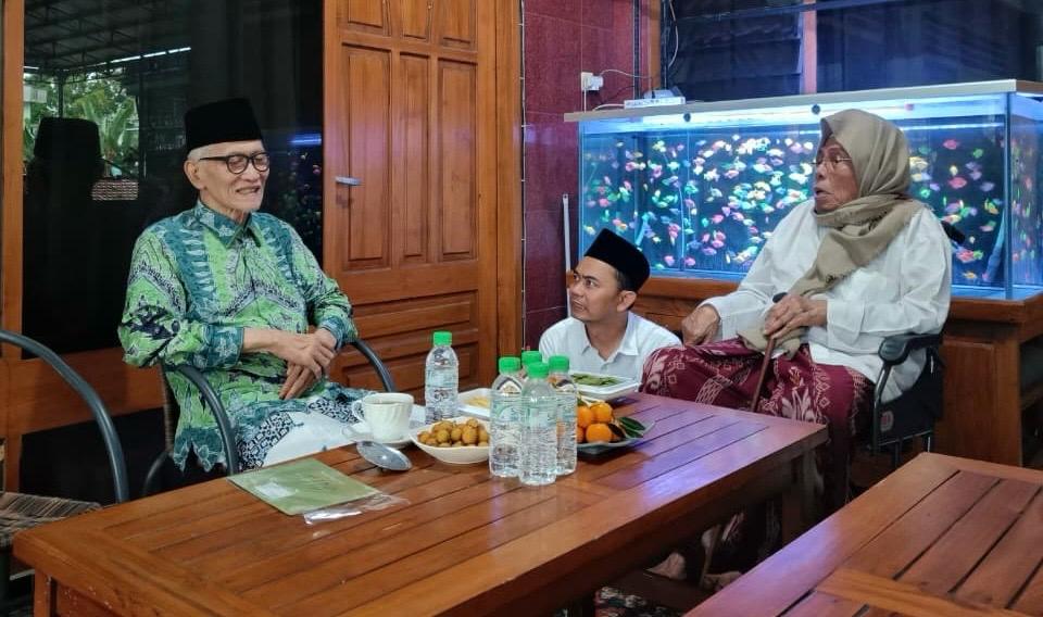 Rais Aam PBNU Silaturahmi Lebaran ke Kediaman KH Nurul Huda Djazuli