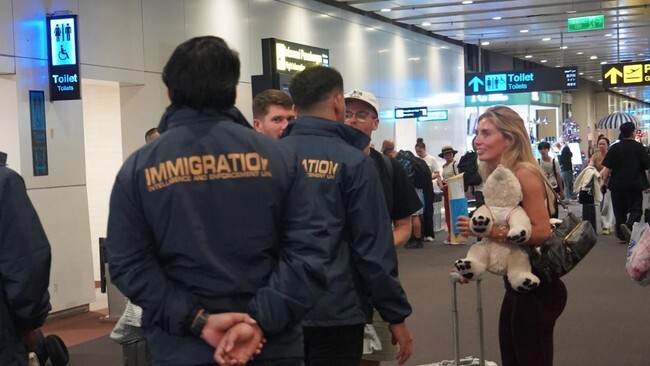 Bintang Porno Inggris Bonnie Blue Dideportasi dari Bali, Ini Alasannya!