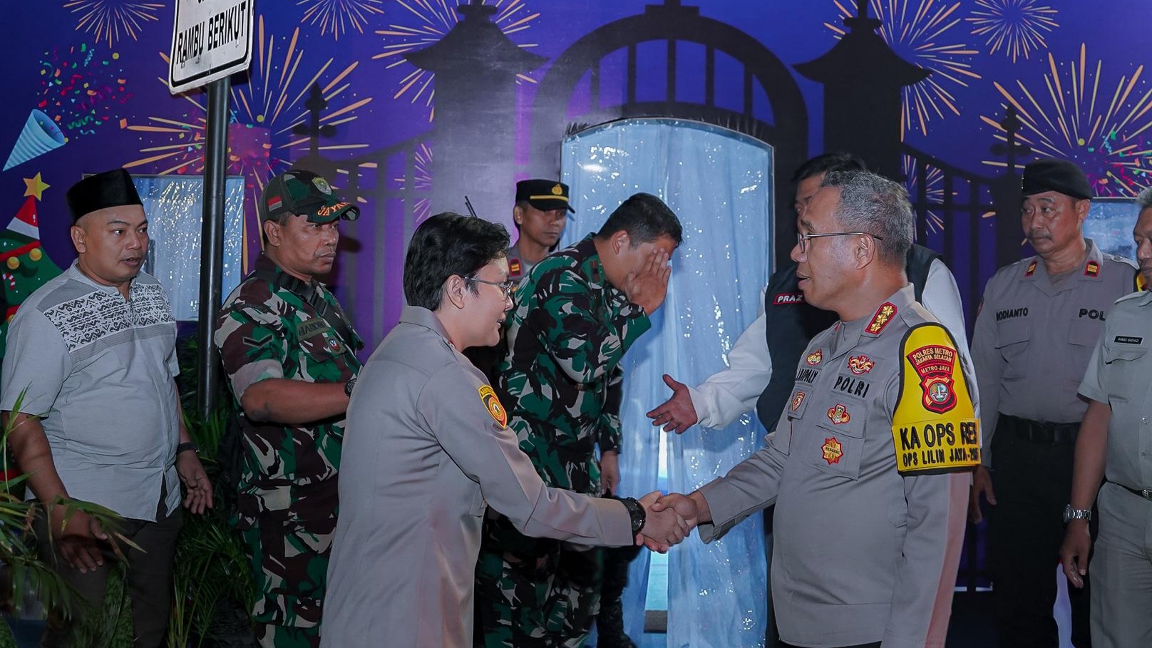 Jelang Nataru, Polres Jaksel dan Forkopimda Tinjau Pospam Nataru di Pesanggrahan