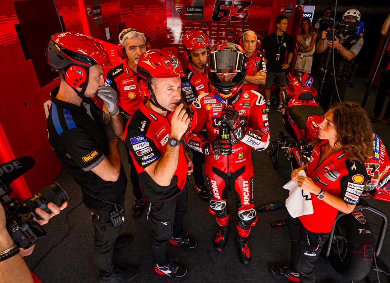 Ducati Panik! Bagnaia Tenggelam Marc Marquez Mendominasi GP25