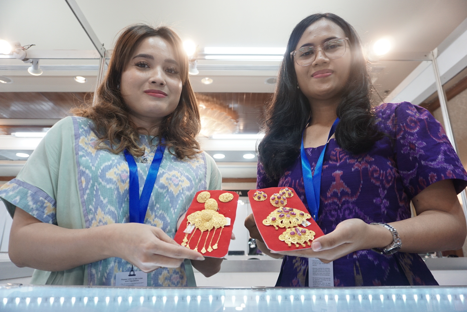 Perhiasan Unik Dengan Desain Etnik Meriahkan Surabaya International Jewellery Fair 2023
