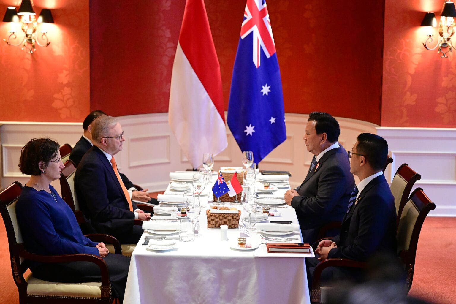 Momen Prabowo Sarapan Pagi Bersama PM Australia Anthony Albanese di Peru