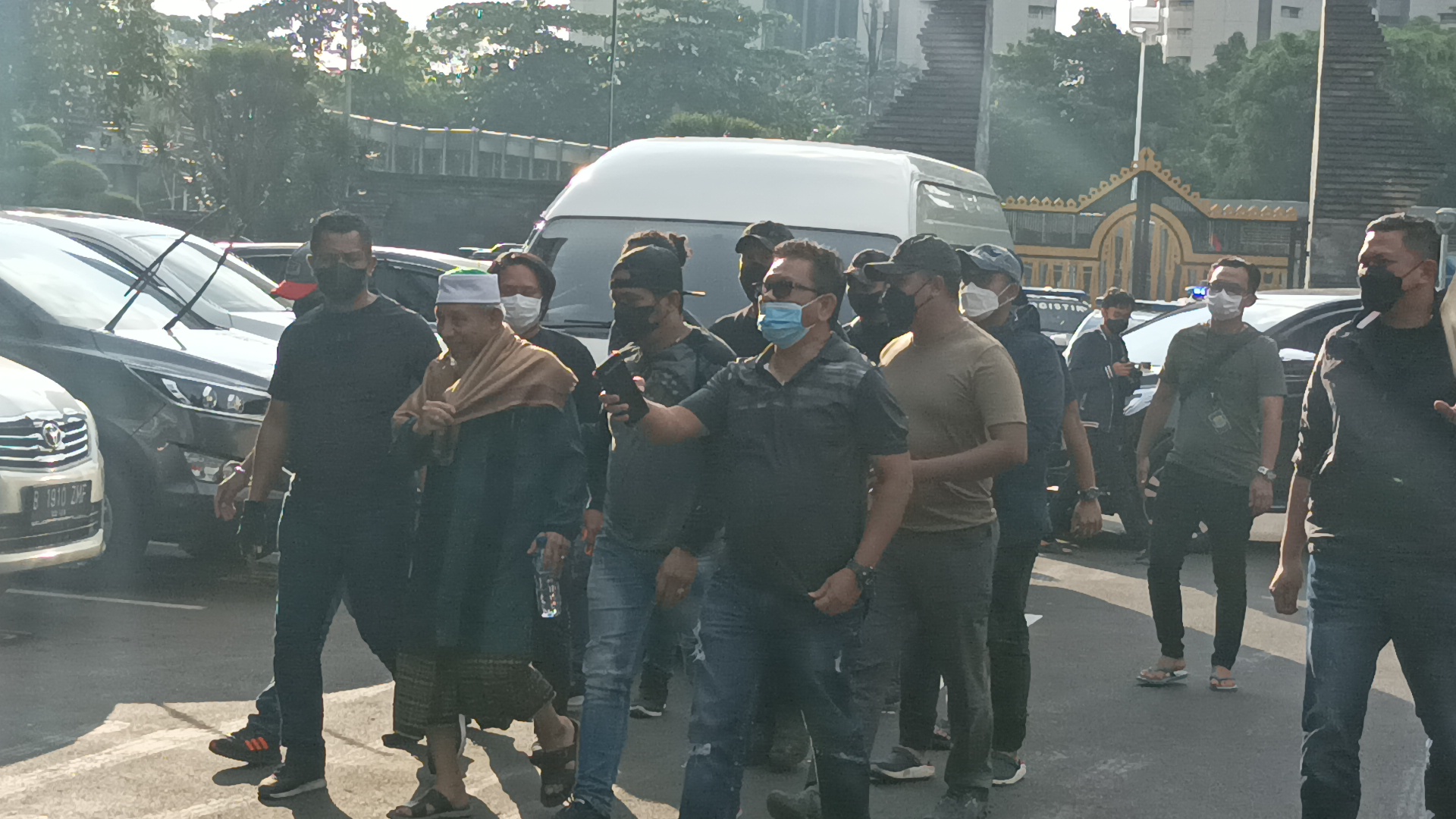 Tiba di Polda Metro Jaya, Abdul Qodir Baraja Tebar Senyum dan Dikawal Ketat