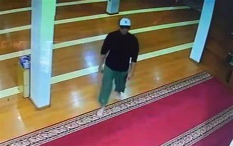 Kepergok Ludahi Imam Masjid, Bule Australia BCAA Dapat Hukuman Telak dari Imigrasi Bandung!