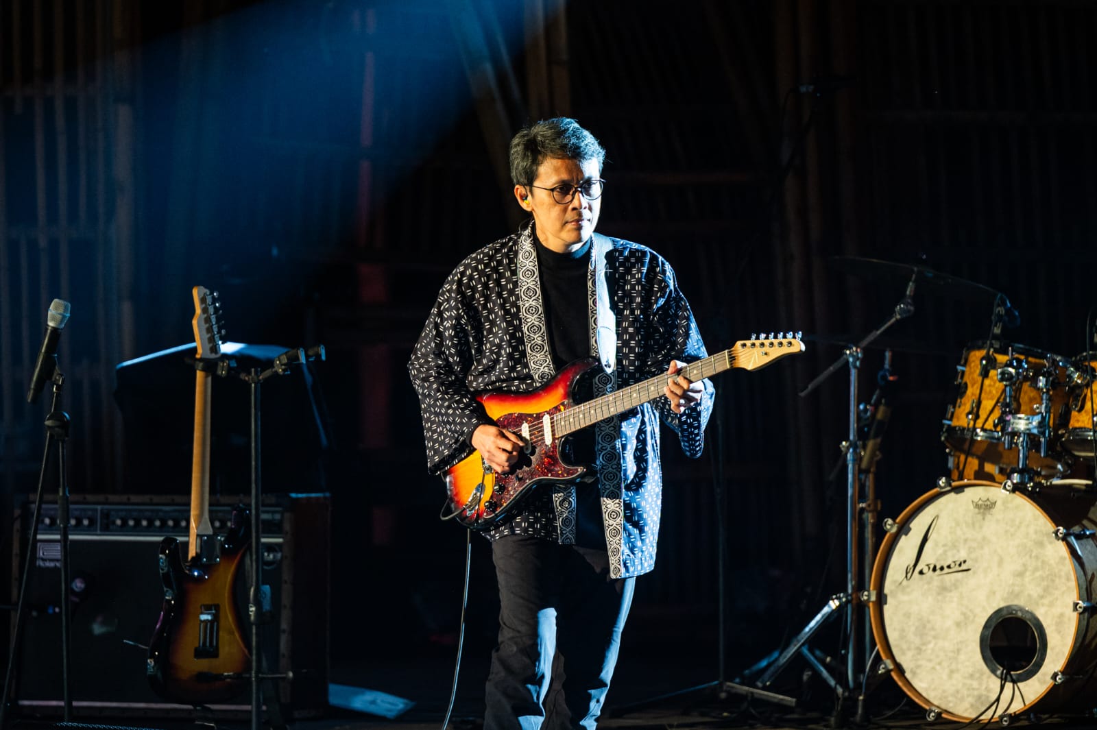 Tohpati Ethnomission Bawakan Jazz Nusantara di BRI Jazz Gunung Series 2 Bromo