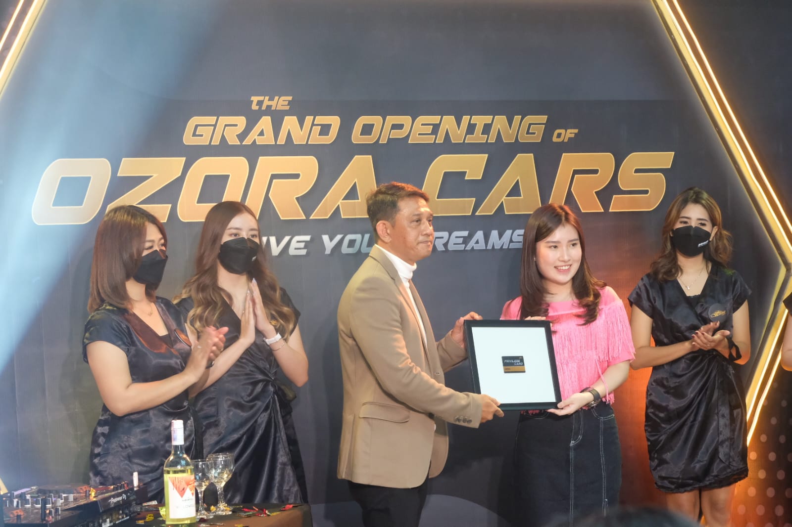 Ozora Buka Showroom di Surabaya, Bisa Jajal Mobil Mewah Hingga Mobil Listrik Terbaru 