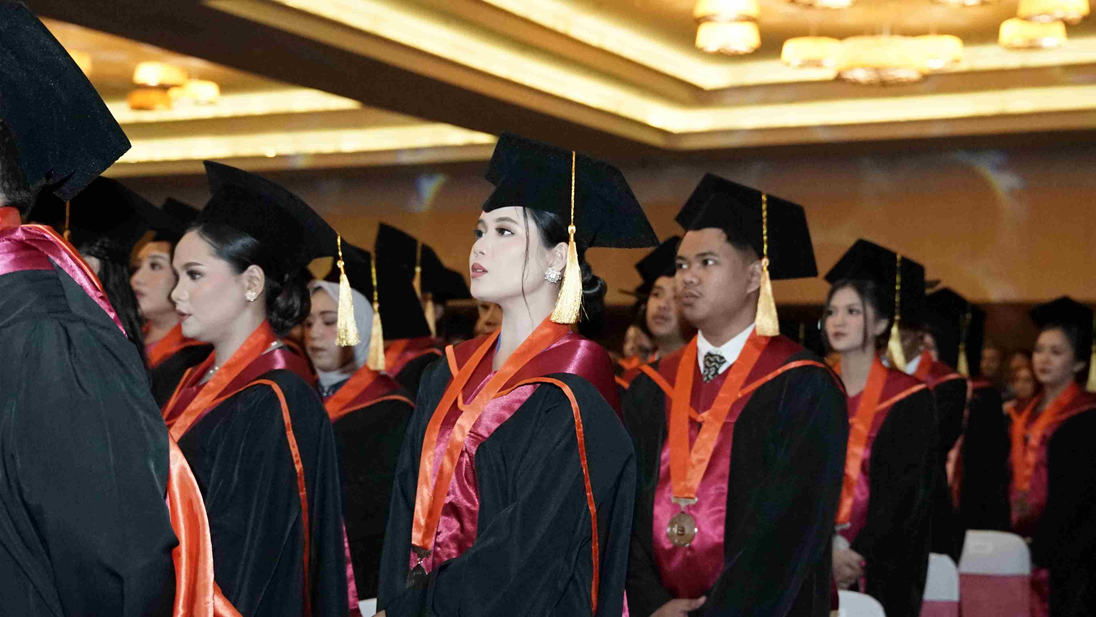 Luar Biasa, Wisuda XIV Universitas Bakrie Lahirkan 882 Generasi Unggul yang Siap Membangun Negeri