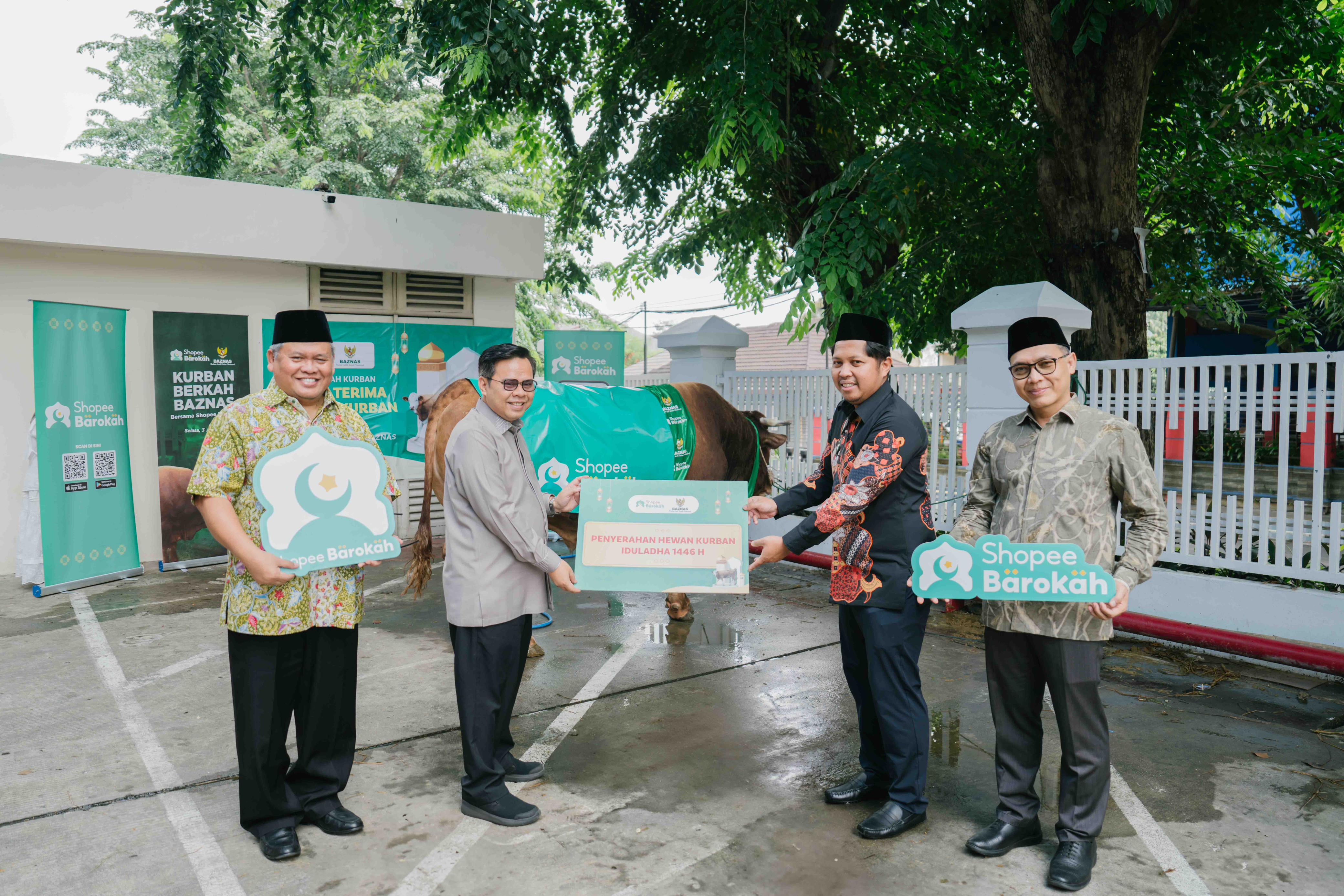 Iduladha 2025, Shopee Barokah Serahkan Sapi Limosin Seberat 1 Ton ke Baznas RI
