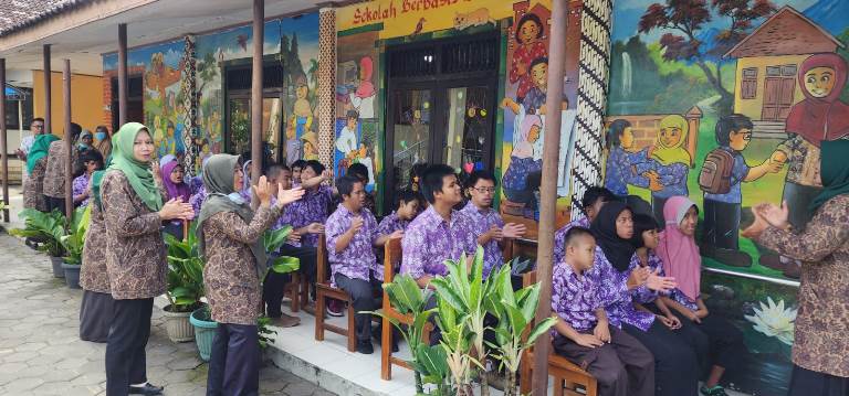 PLN Berikan Pendidikan Gratis Selama Ramadan